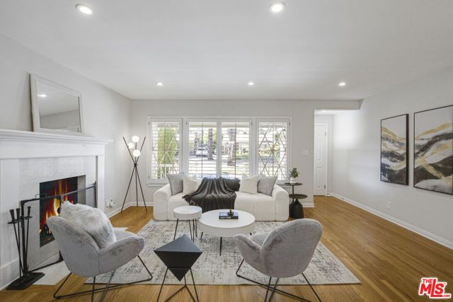 22041 Providencia Street, Woodland Hills (los Angeles), CA 91364