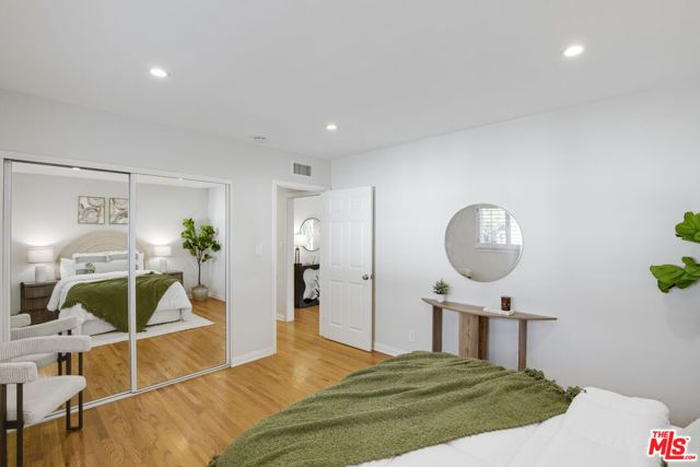 22041 Providencia Street, Woodland Hills (los Angeles), CA 91364