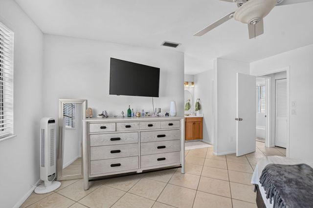 327 NW 36TH Avenue, Deerfield Beach, FL 33442