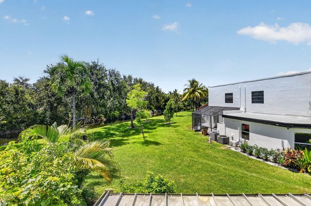 327 NW 36TH Avenue, Deerfield Beach, FL 33442