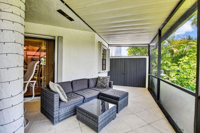 327 NW 36TH Avenue, Deerfield Beach, FL 33442