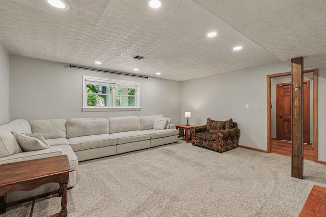 1868 Mount Vernon Drive, Covington, KY 41011