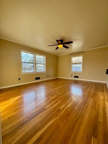 110 S Garrett Street, Siloam Springs, AR 72761