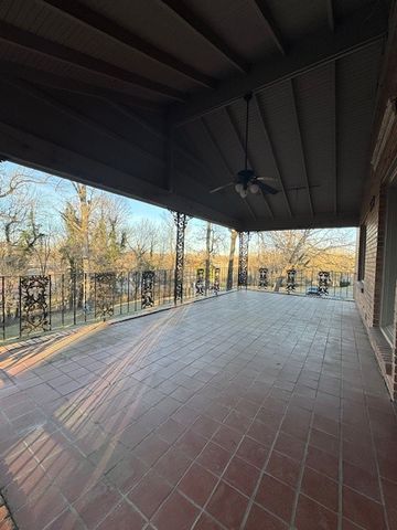 110 S Garrett Street, Siloam Springs, AR 72761