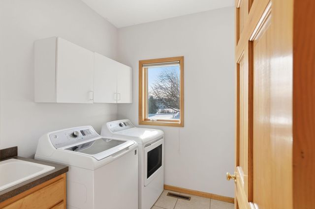 2824 87th Trail N, Brooklyn Park, MN 55443