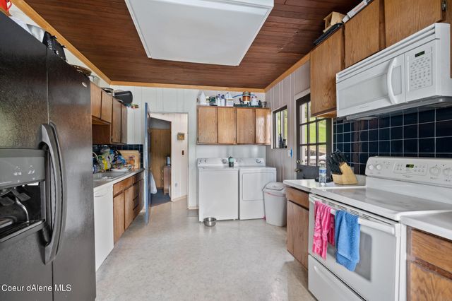 13275 N Nannas Nook LN, Hayden, ID 83835