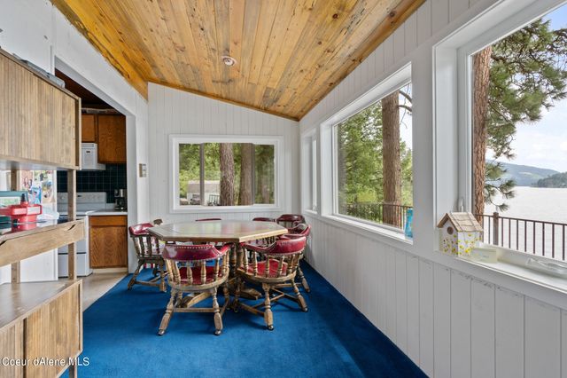 13275 N Nannas Nook LN, Hayden, ID 83835