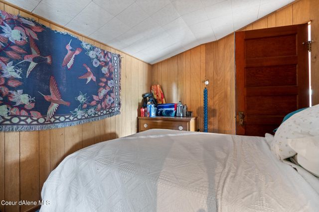 13275 N Nannas Nook LN, Hayden, ID 83835