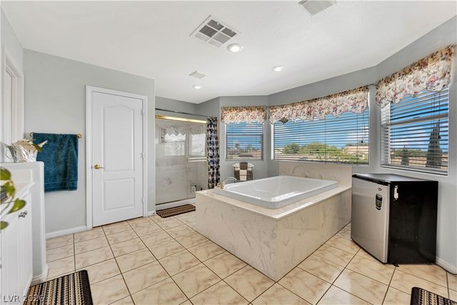 3016 Palace Gate Court, Las Vegas, NV 89117