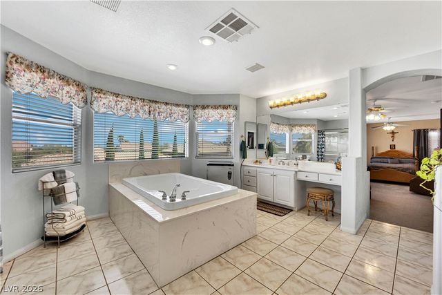 3016 Palace Gate Court, Las Vegas, NV 89117