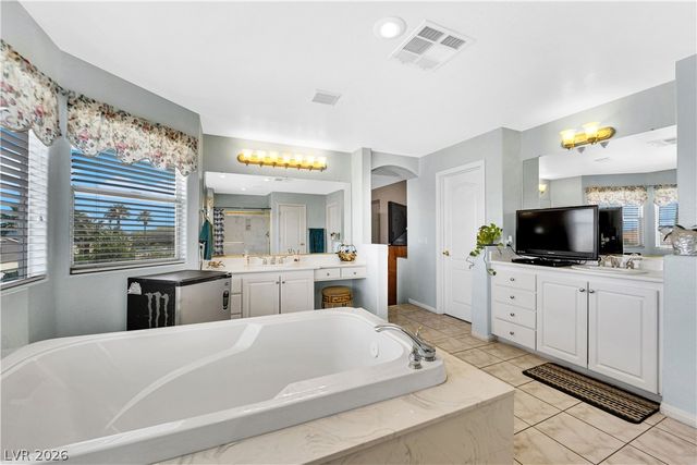 3016 Palace Gate Court, Las Vegas, NV 89117