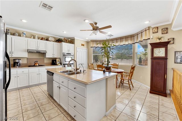3016 Palace Gate Court, Las Vegas, NV 89117
