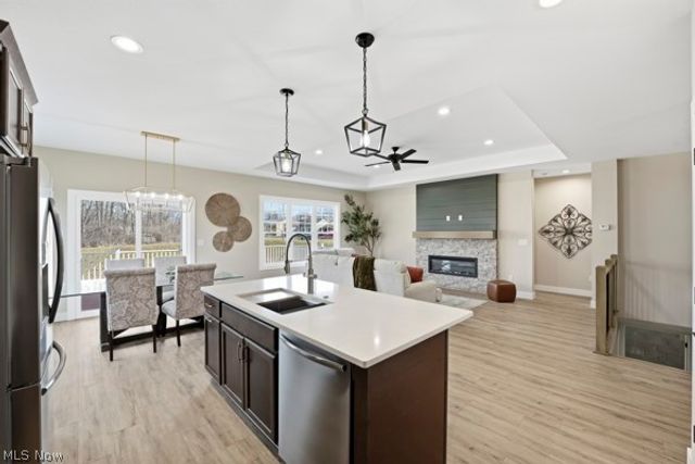 911 Dogwood Drive, Hubbard, OH 44425