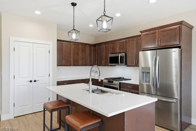 911 Dogwood Drive, Hubbard, OH 44425