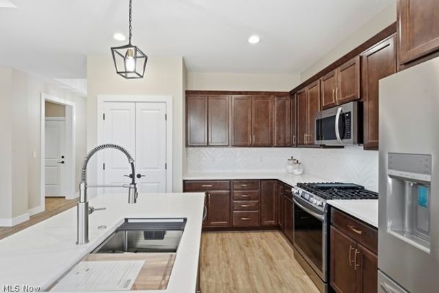 911 Dogwood Drive, Hubbard, OH 44425