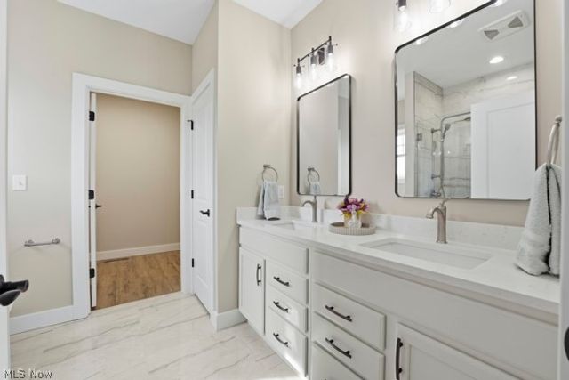 911 Dogwood Drive, Hubbard, OH 44425