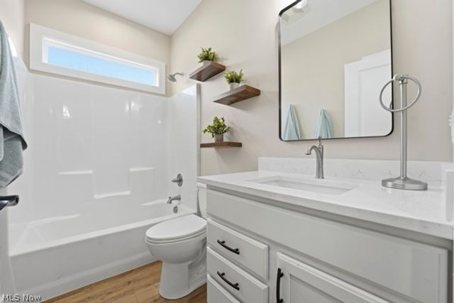 911 Dogwood Drive, Hubbard, OH 44425