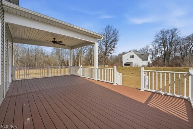 911 Dogwood Drive, Hubbard, OH 44425