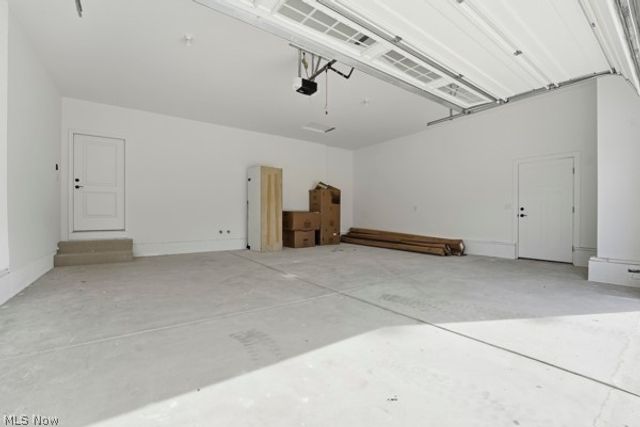 911 Dogwood Drive, Hubbard, OH 44425