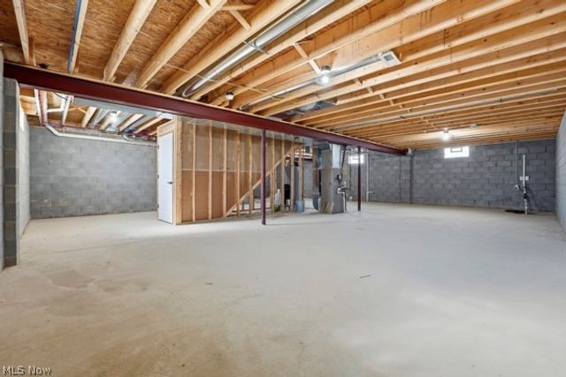 911 Dogwood Drive, Hubbard, OH 44425