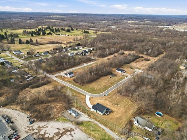 911 Dogwood Drive, Hubbard, OH 44425