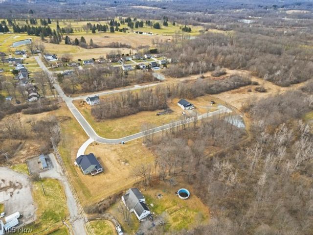 911 Dogwood Drive, Hubbard, OH 44425