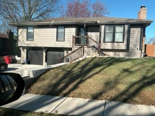 801 SW 29TH Street, Blue Springs, MO 64015