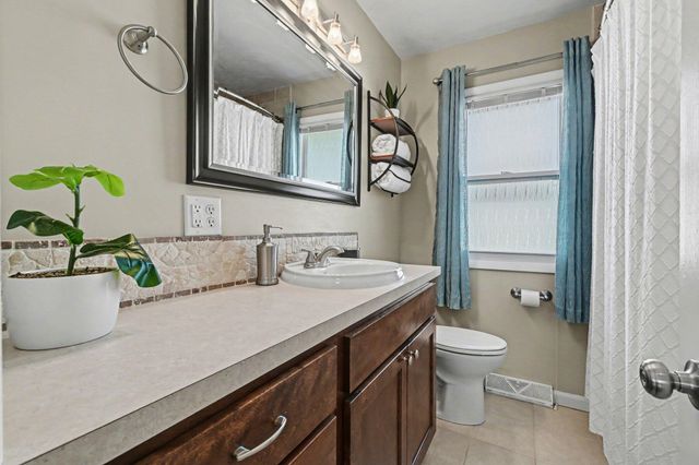 2907 AVENUE I, Council Bluffs, IA 51501