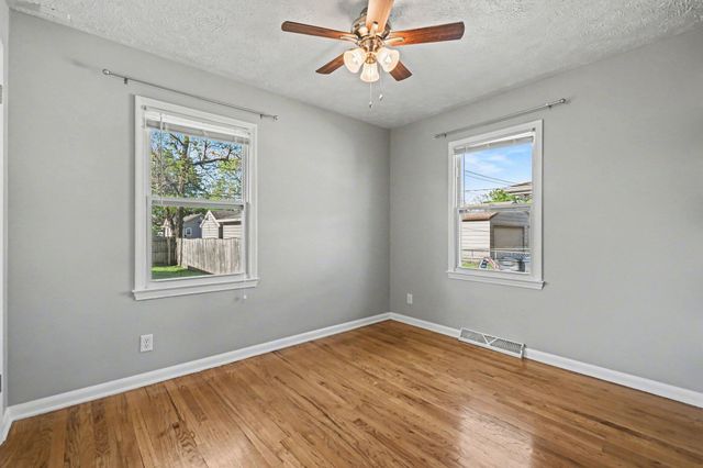 2907 AVENUE I, Council Bluffs, IA 51501
