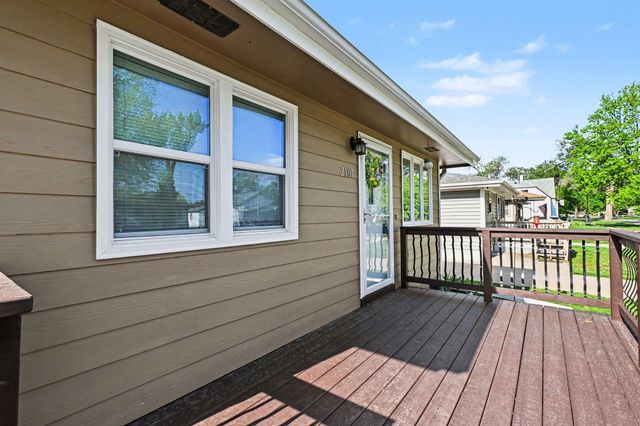2907 AVENUE I, Council Bluffs, IA 51501