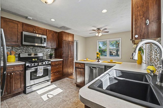 2907 AVENUE I, Council Bluffs, IA 51501