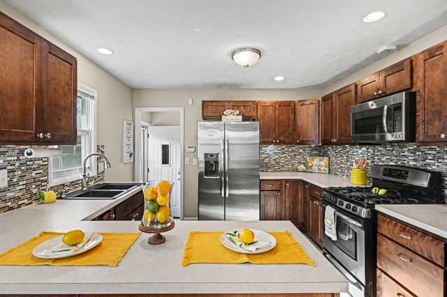 2907 AVENUE I, Council Bluffs, IA 51501