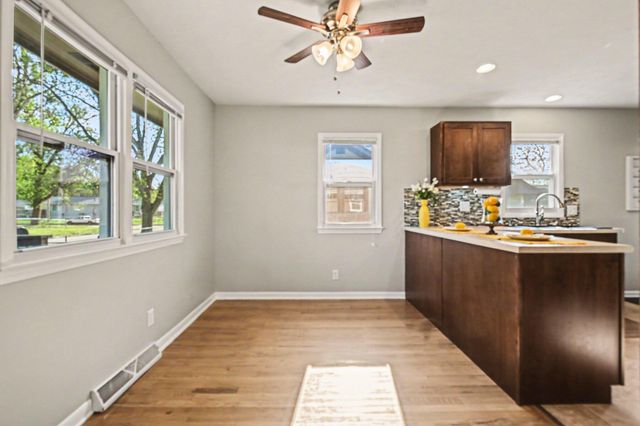 2907 AVENUE I, Council Bluffs, IA 51501