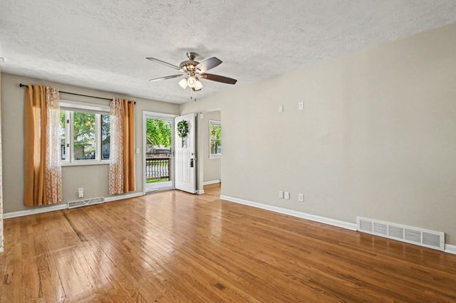 2907 AVENUE I, Council Bluffs, IA 51501