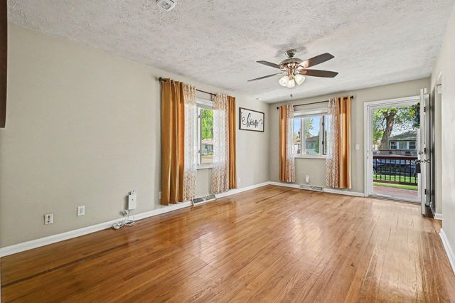 2907 AVENUE I, Council Bluffs, IA 51501