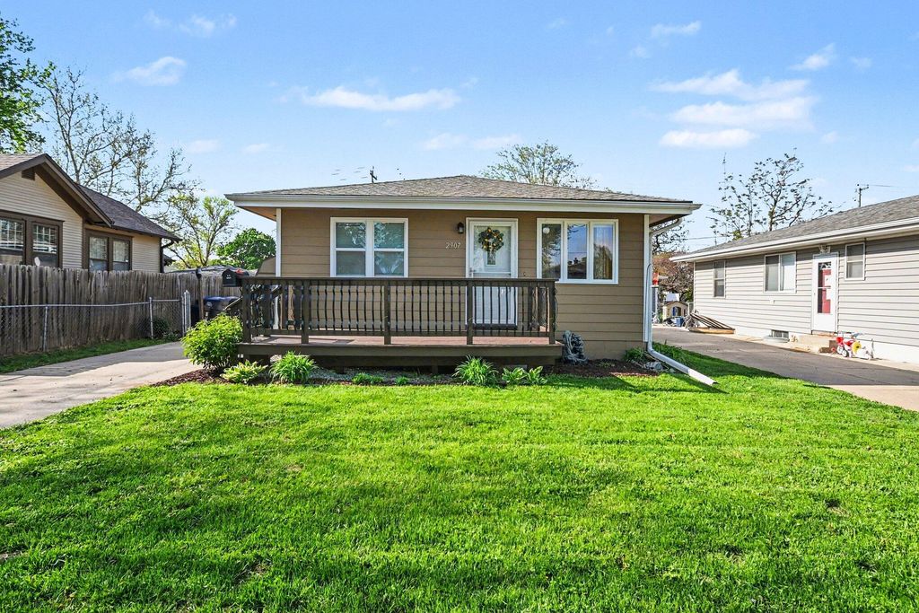 2907 AVENUE I, Council Bluffs, IA 51501