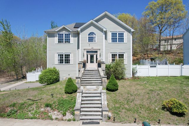 207 Ridgefield Avenue, Waterbury, CT 06705