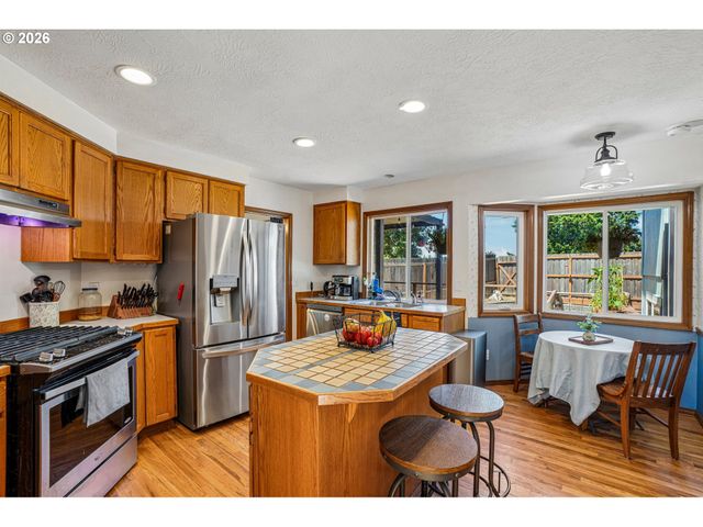 20649 Sw SILETZ Ct, Tualatin, OR 97062