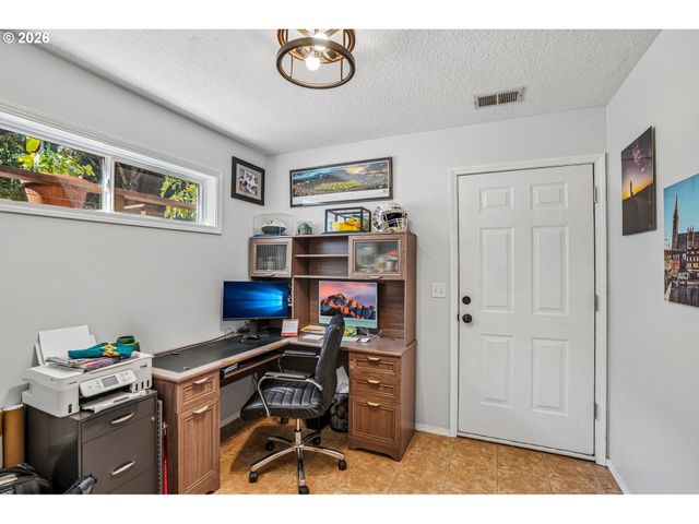 20649 Sw SILETZ Ct, Tualatin, OR 97062