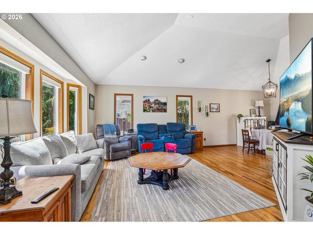 20649 Sw SILETZ Ct, Tualatin, OR 97062