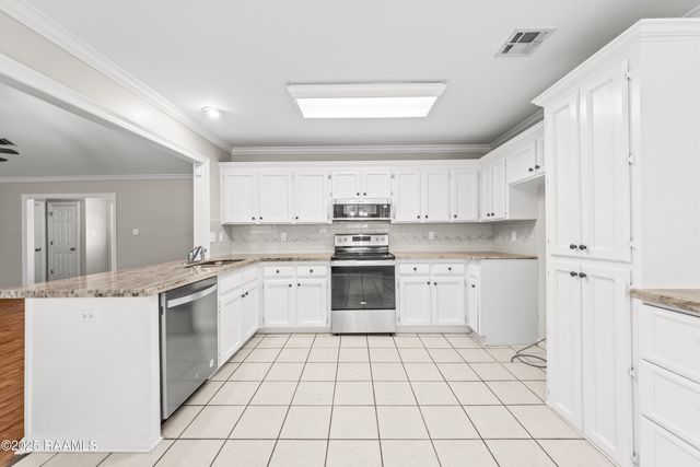 912 Canberra Road, Lafayette, LA 70503