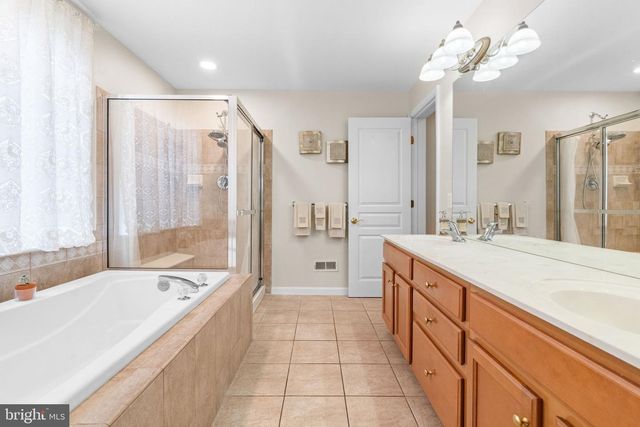 454 LARKSPUR DR, Kennett Square, PA 19348