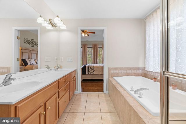 454 LARKSPUR DR, Kennett Square, PA 19348