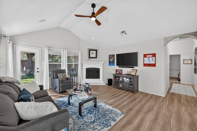 8021 Branch Hollow Trail, Fort Worth, TX 76123