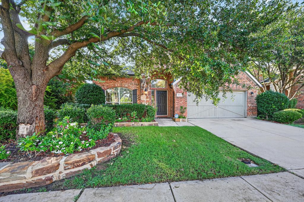 8021 Branch Hollow Trail, Fort Worth, TX 76123