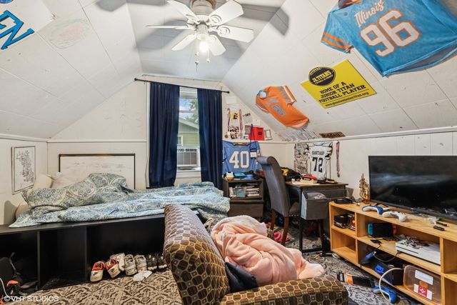 3212 Lindenwood Lane, Glenview, IL 60025