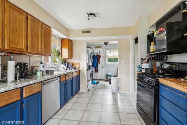 3212 Lindenwood Lane, Glenview, IL 60025