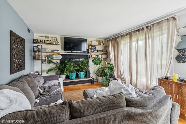 3212 Lindenwood Lane, Glenview, IL 60025