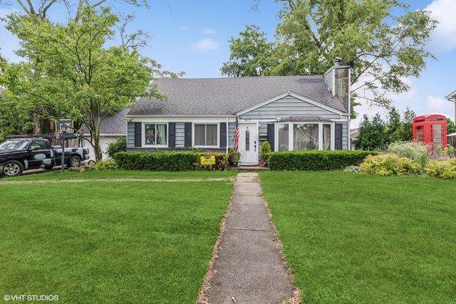 3212 Lindenwood Lane, Glenview, IL 60025