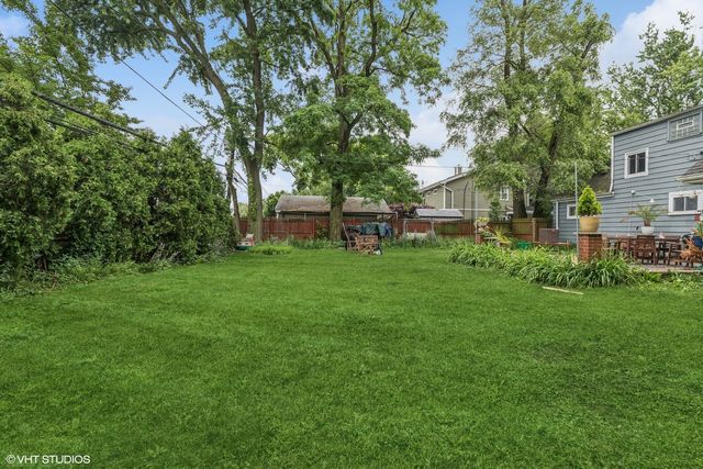 3212 Lindenwood Lane, Glenview, IL 60025